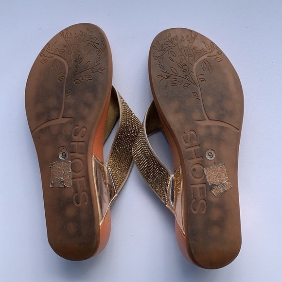 GOOD CHOICE HANAH WOMENS GOLD SPLIT TOE SANDALS SIZE 9 - Picture 7 of 9